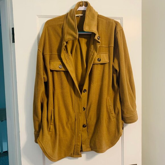 Shacket - Picture 1 of 4
